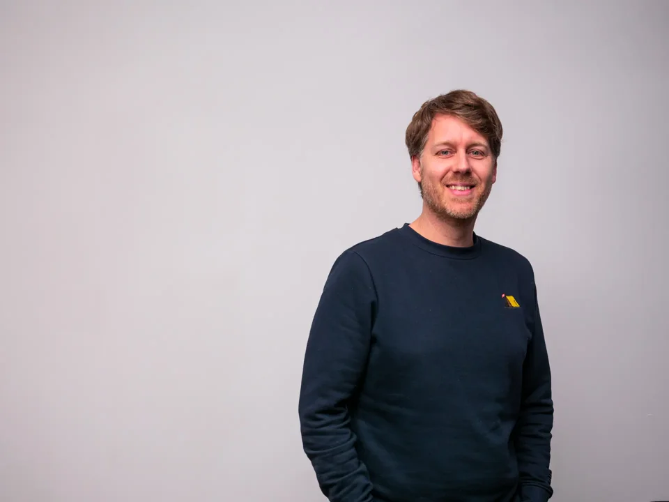 Jelmer de Jong, de maker van Omdat We Reizen